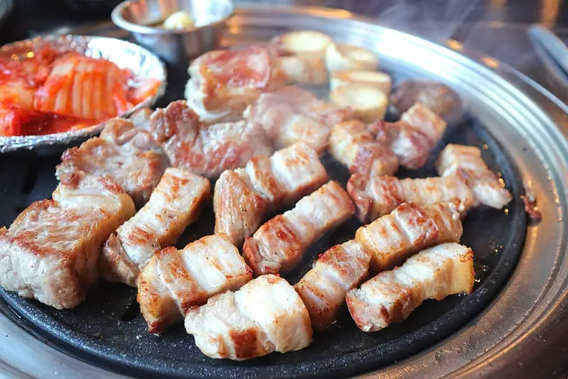 nha-hang-thit-han-quoc-geon-bot-dae-2