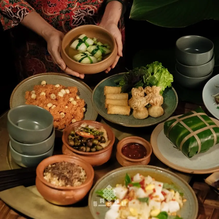 Buffet-chay-Sadhu-Lotte-tay-ho 3