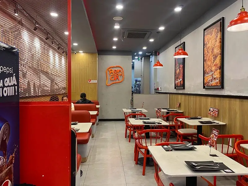 Không gian và tiện ích