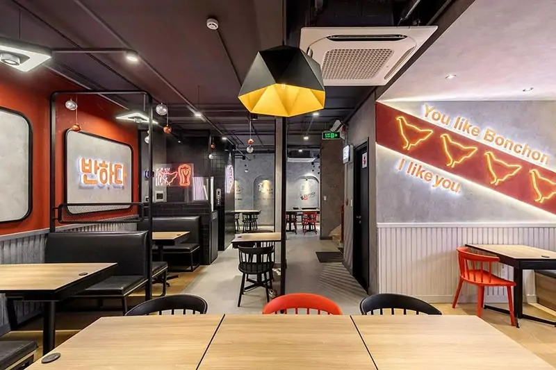 Không gian Bonchon Phan Xích Long