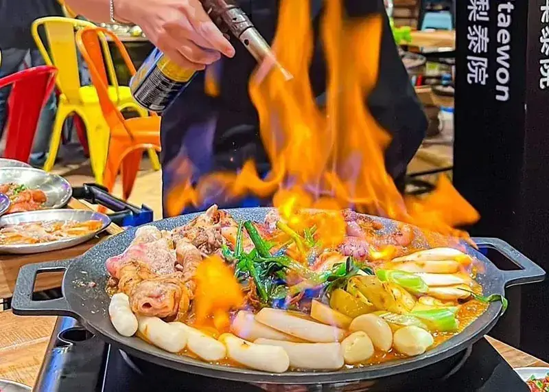 Không gian và tiện ích Bros Korea