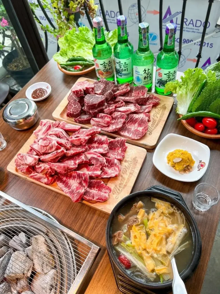 meat-plus-long-bien 1