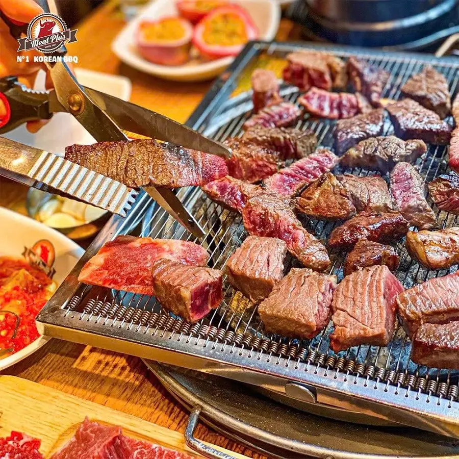 meat-plus-long-bien 3