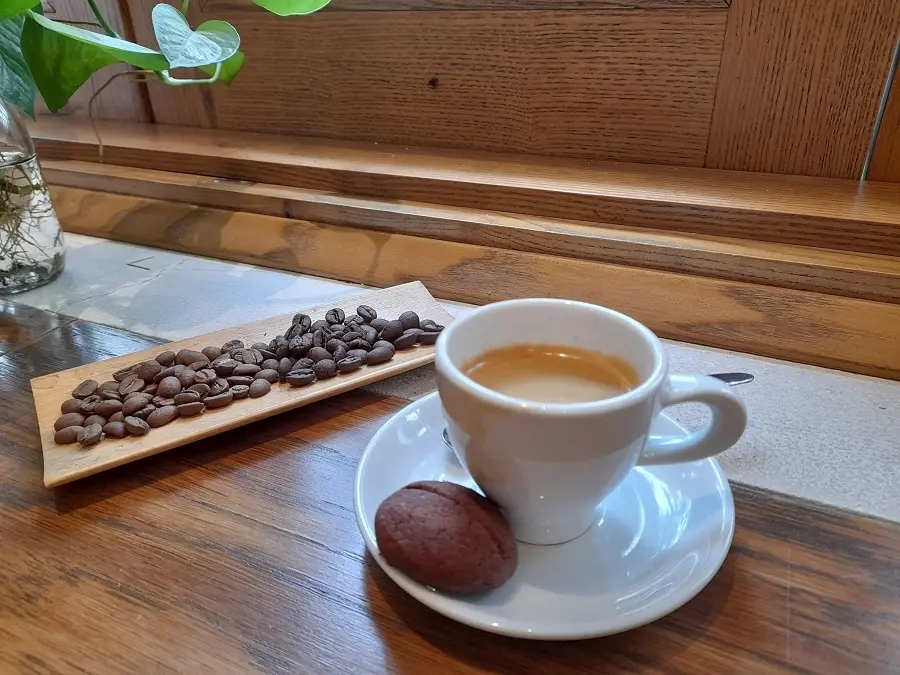 quan-cafe-han-thuyen-1