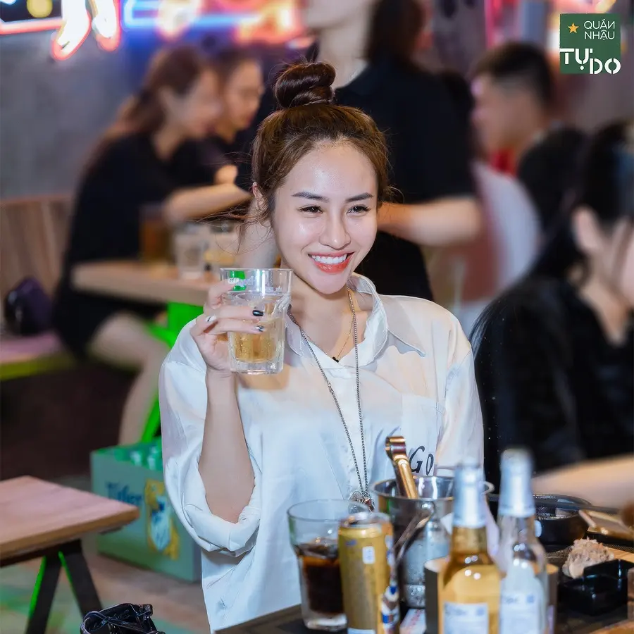 quan-nhau-tu-do-minh-khai-3