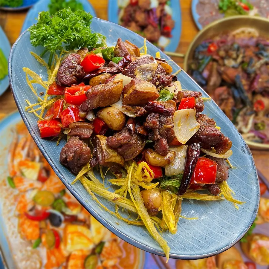 quan-nhau-tu-do-minh-khai-5