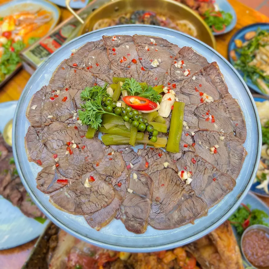 quan-nhau-tu-do-minh-khai-8