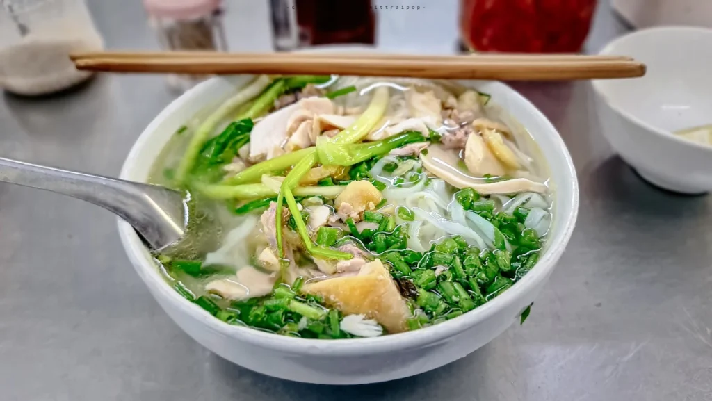 quan-pho-ga-ngon-ha-noi-11