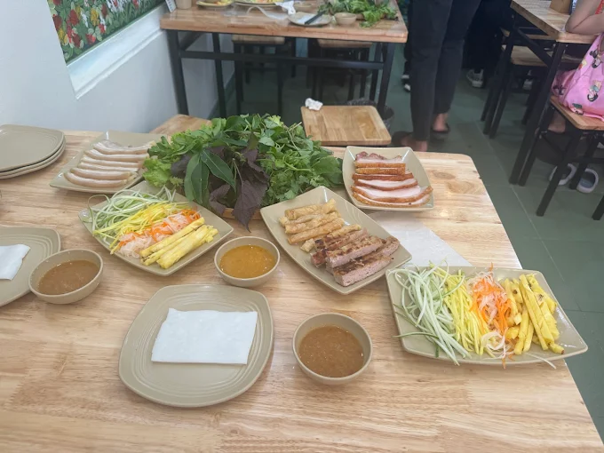 banh-trang-cuon-thit-heo-cau-giay 4
