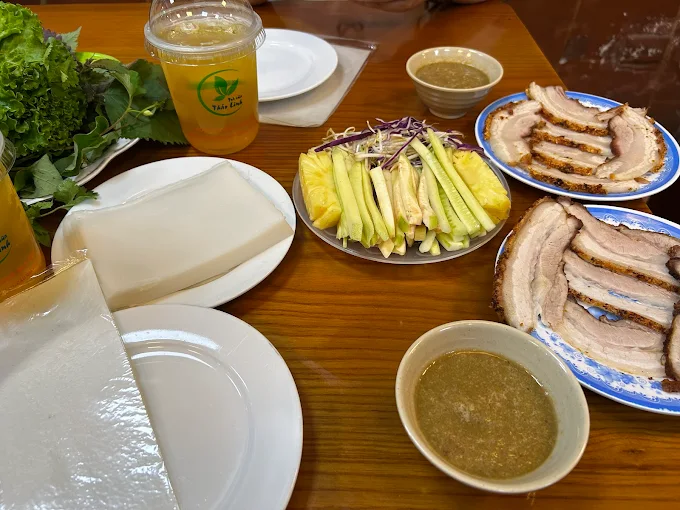 banh-trang-cuon-thit-heo-cau-giay 8