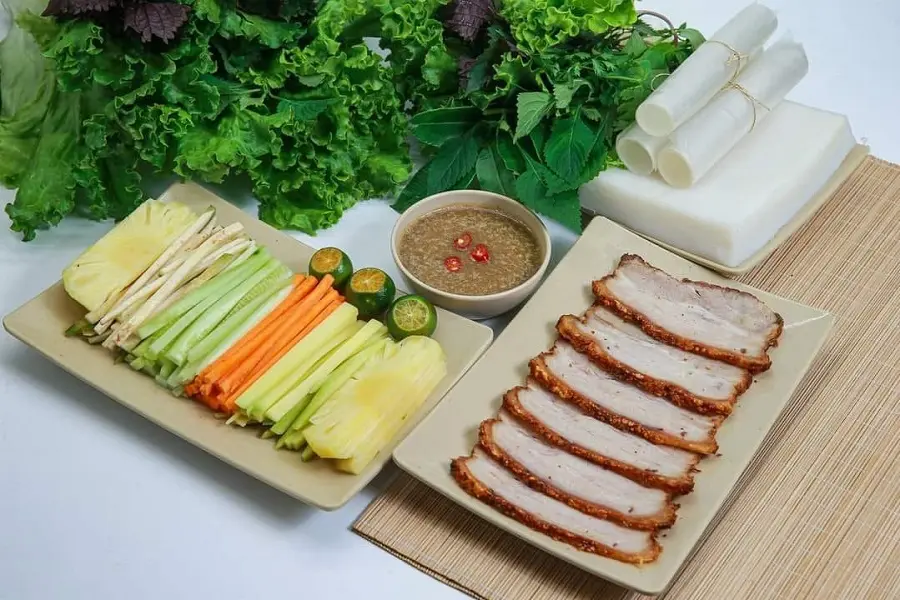 banh-trang-cuon-thit-heo-hoang-beo-kim-nguu-2