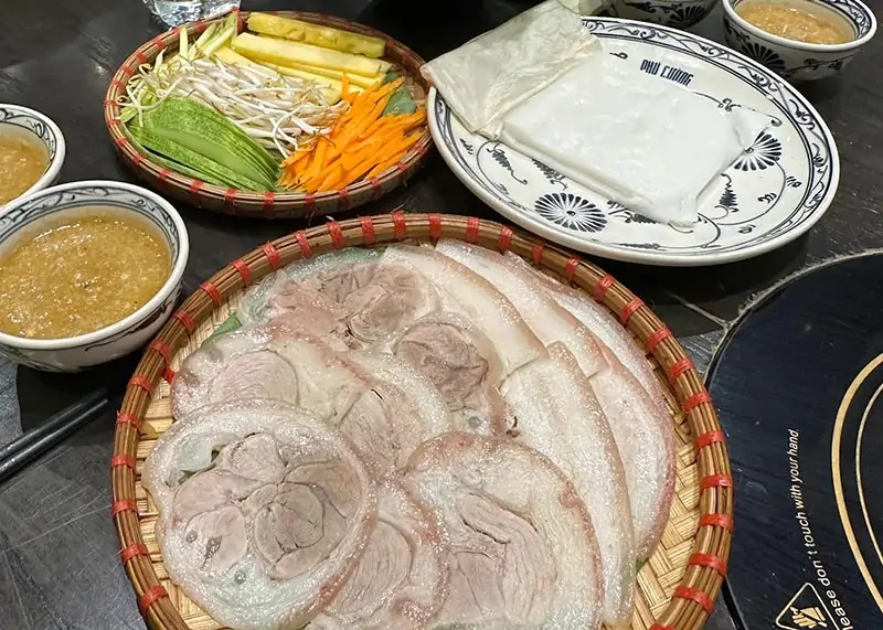 Bánh Tráng Cuốn Thịt Heo Hấp