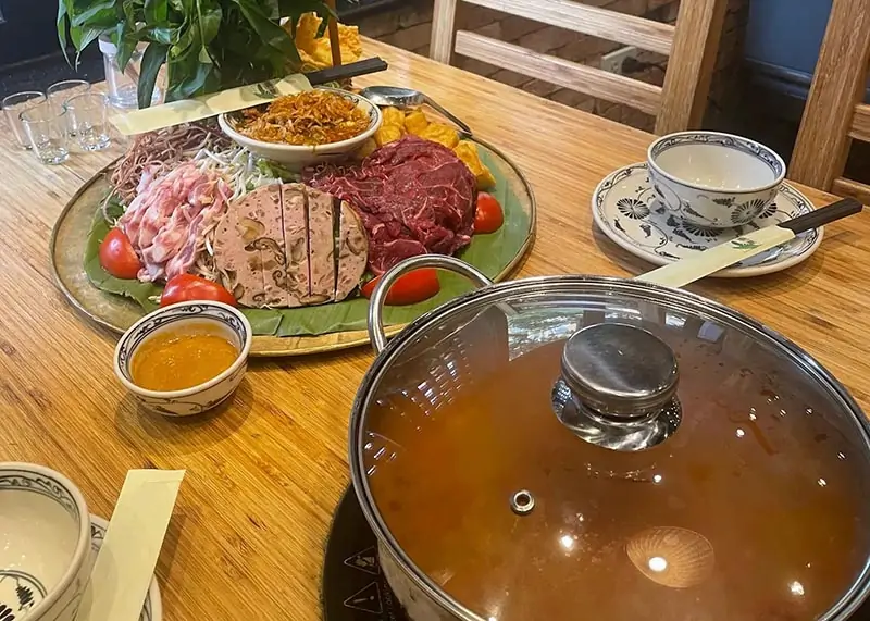 Lẩu Riêu Cua Đồng Bắp Bò