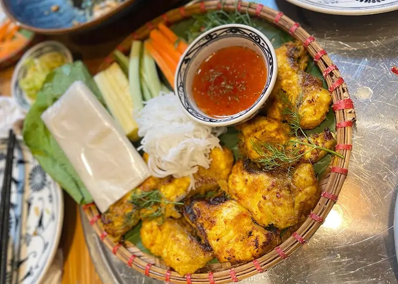 Bánh Tráng Cuốn Cá Lăng Nướng Sa Tế
