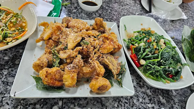 bia-hai-xom-ngo-thi-nham 2
