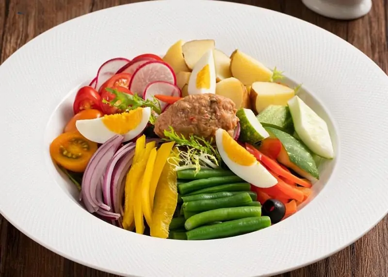Salad Niçoise Truyền Thống Kèm Cá Ngừ