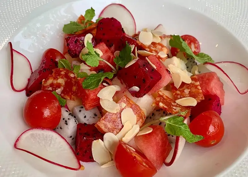 Salad trái cây nhiệt đới