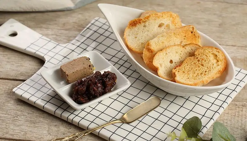 Duck Liver Parfait với mứt cà tím