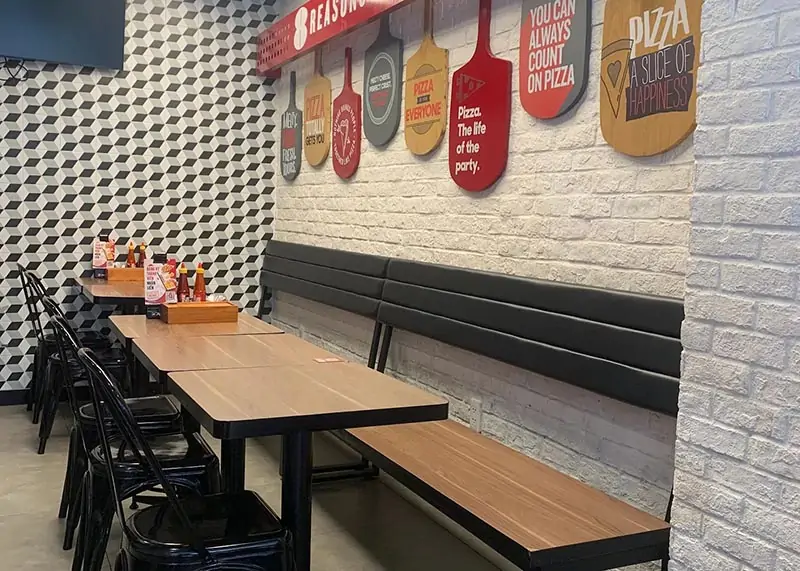 không gian tại Pizza Hut Nguyễn Thị Minh Khai D3 ấm cúng và gần gũi