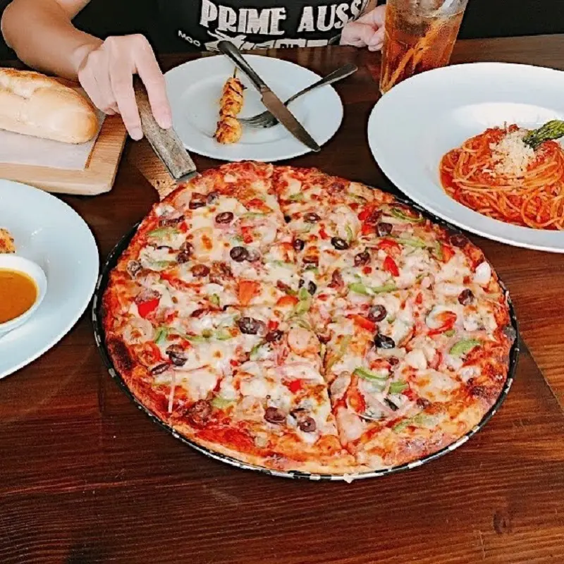 pizza-minh-khai-2