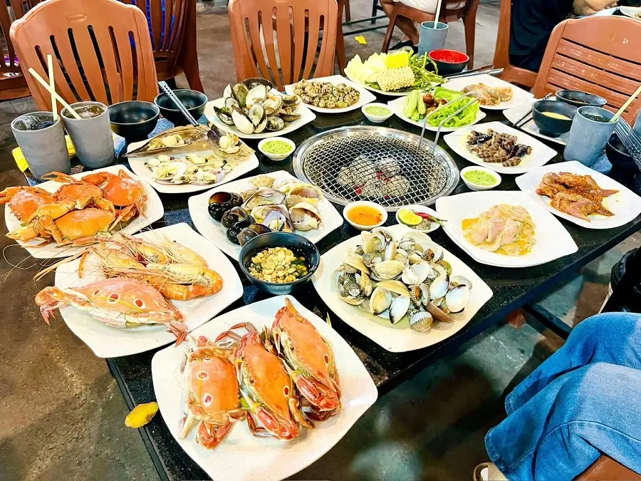 buffet-quan-7-4