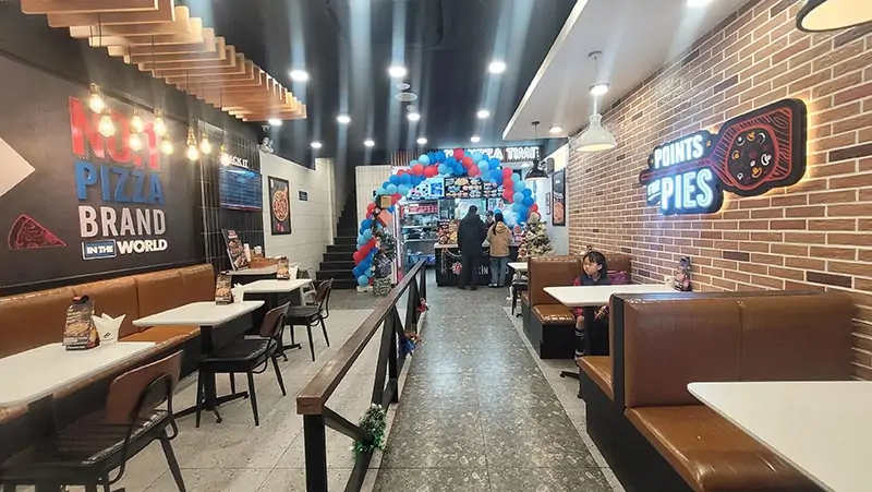 Không gian Domino's Pizza Cầu Giấy