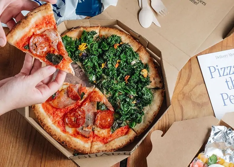 Pizza Rau Cải Xoăn