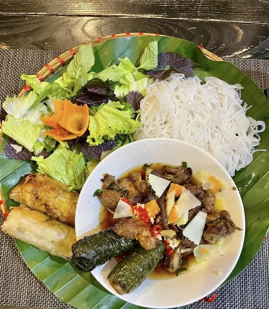nha-hang-pho-co 4
