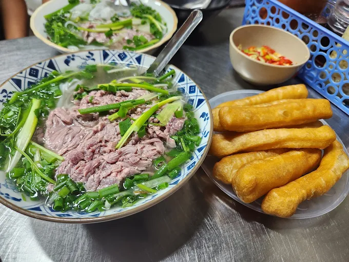 quan-an-ngon-pho-co 6
