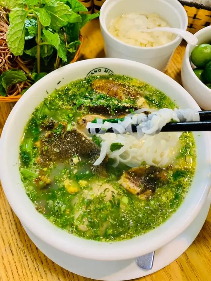 quan-an-sang-ho-tay 1