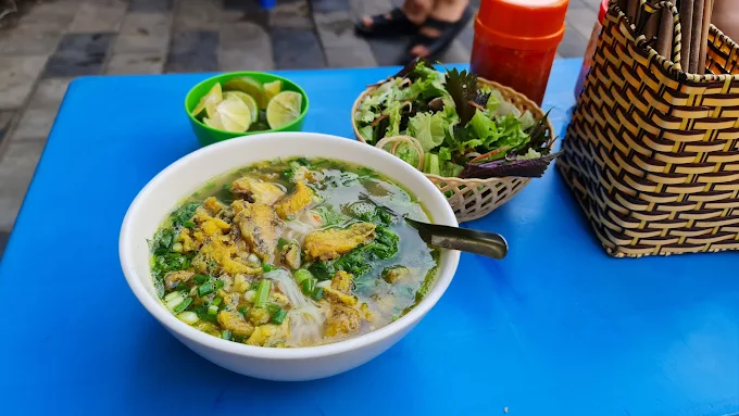 quan-an-sang-ho-tay 2