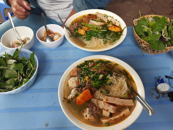 quan-an-sang-ho-tay 6