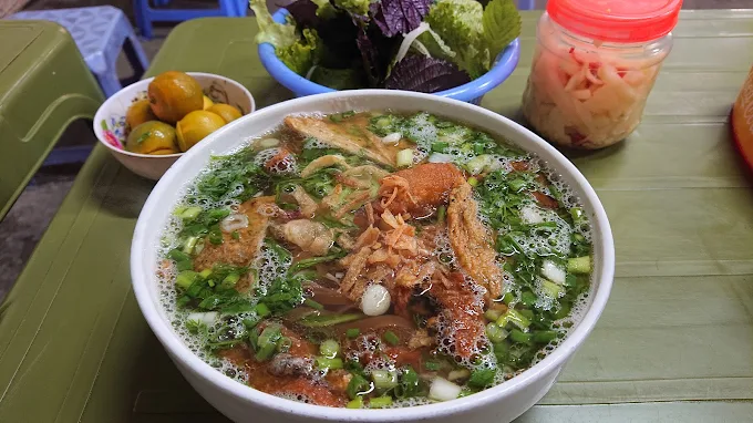 quan-an-sang-ho-tay 8