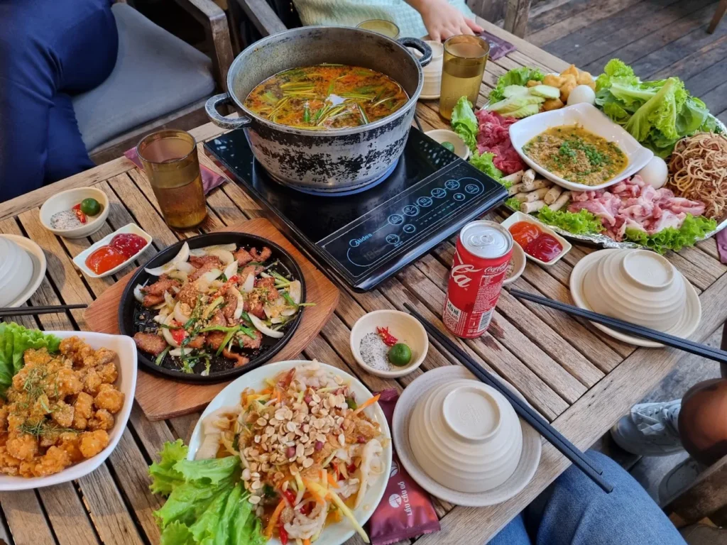 quan-nhau-pho-co 2