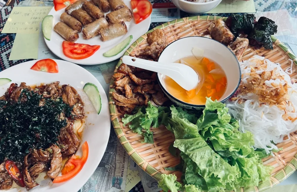 quan-nhau-pho-co 3
