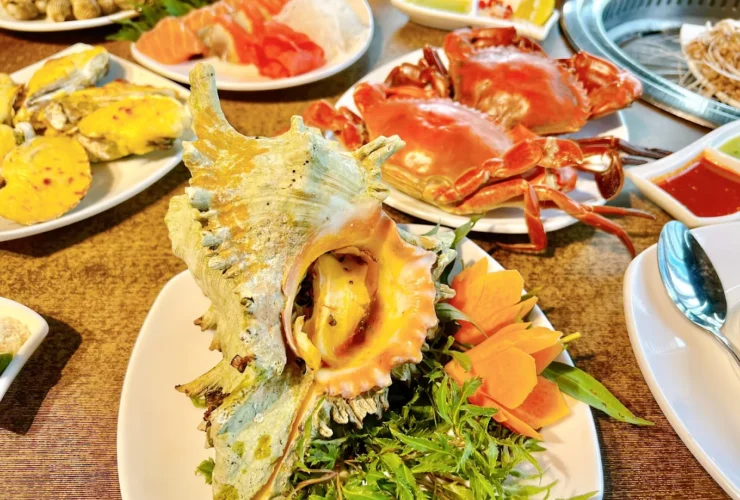 buffet hai san le van luong 0