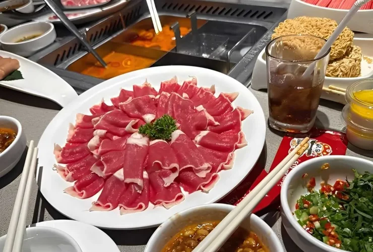 Haidilao Gigamall: Trải Nghiệm Lẩu Cao Cấp