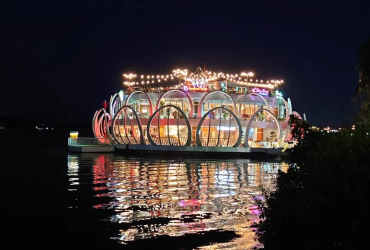 nha hang noi song huong hue 0