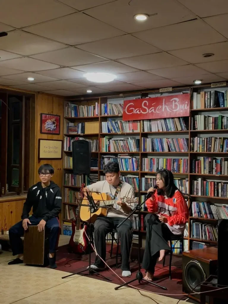 cafe sach hai phong 2