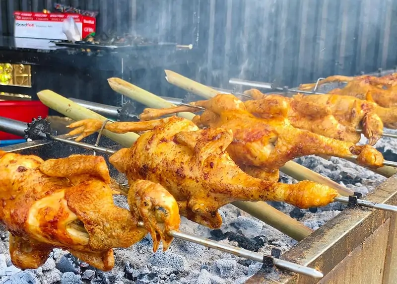 Gà nướng lá tiêu rừng