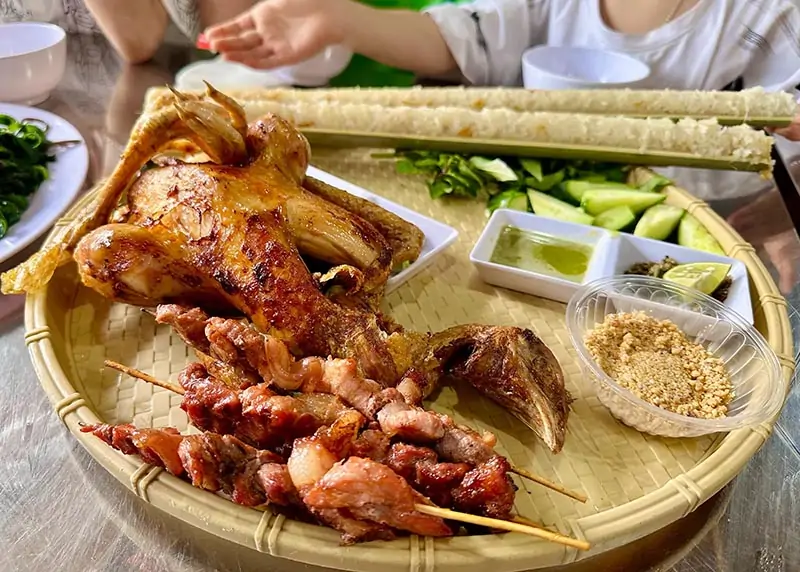 Đôi nét về gà nướng Cô Sinh Măng Đen