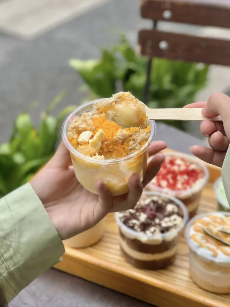 tiem banh bong lan trung muoi ha noi 6