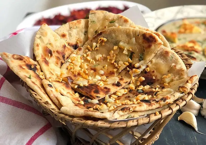 Bánh Naan - Linh hồn của bữa ăn Ấn Độ