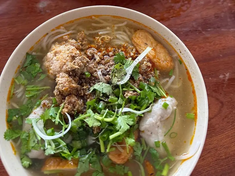 Đôi nét về quán bún chả cá Phượng Tèo