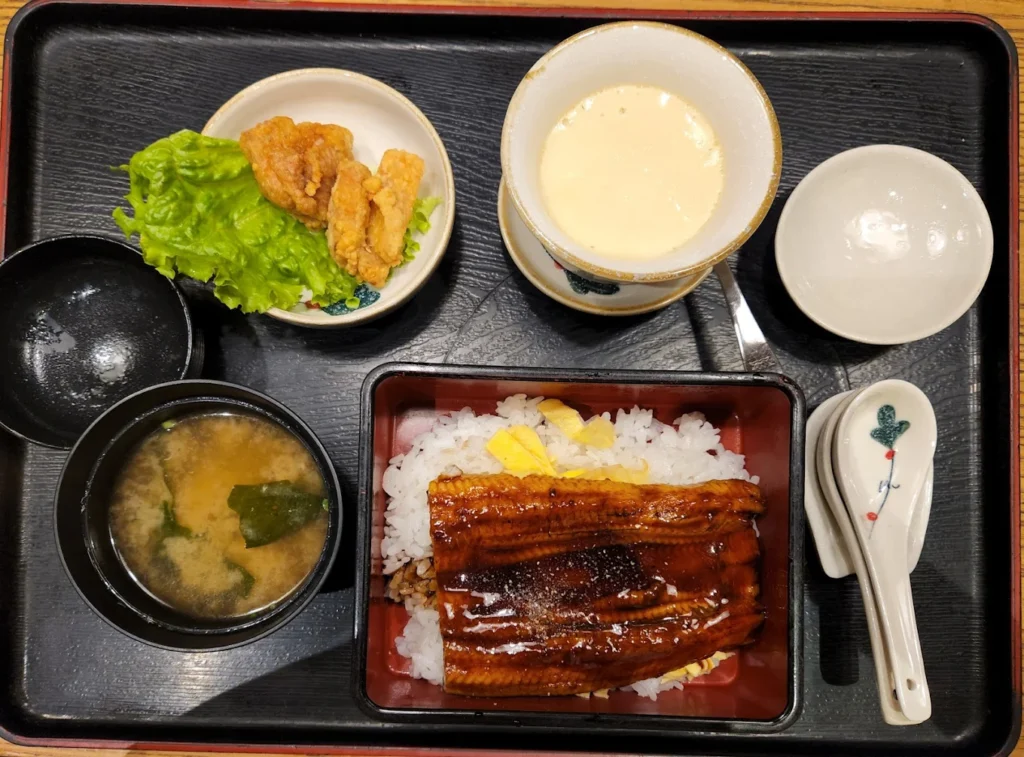 com luon nhat ban ha noi 1