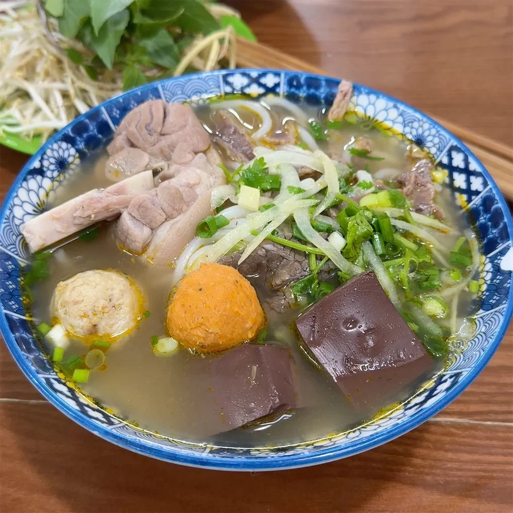 quan bun bo hue gan day 10