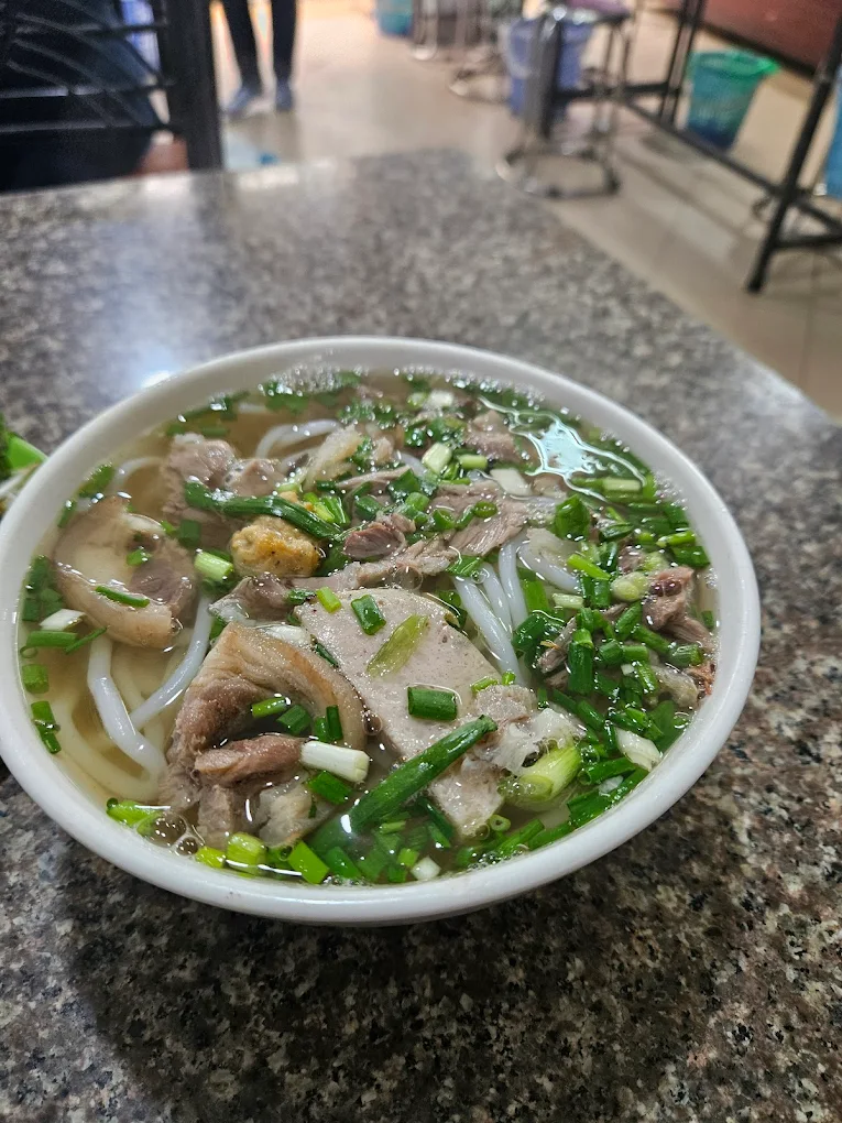 quan bun bo hue gan day 5
