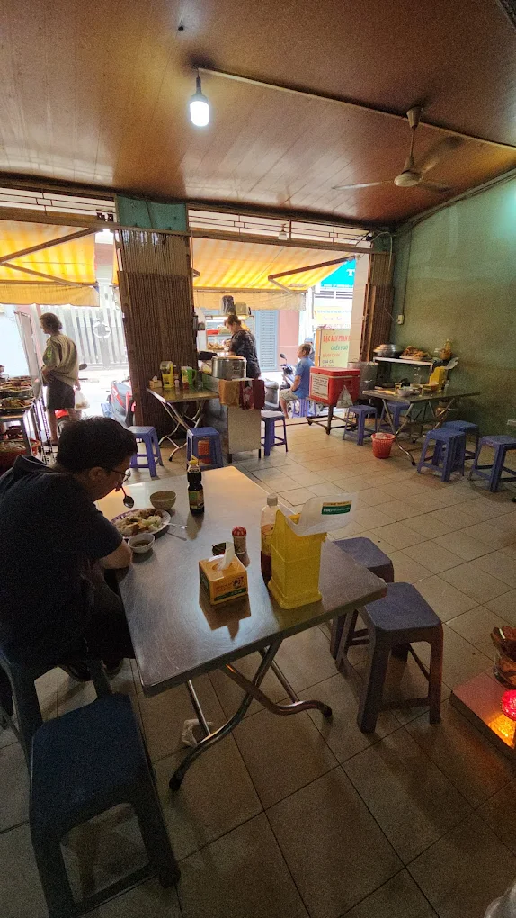 quan com binh dan tphcm 4