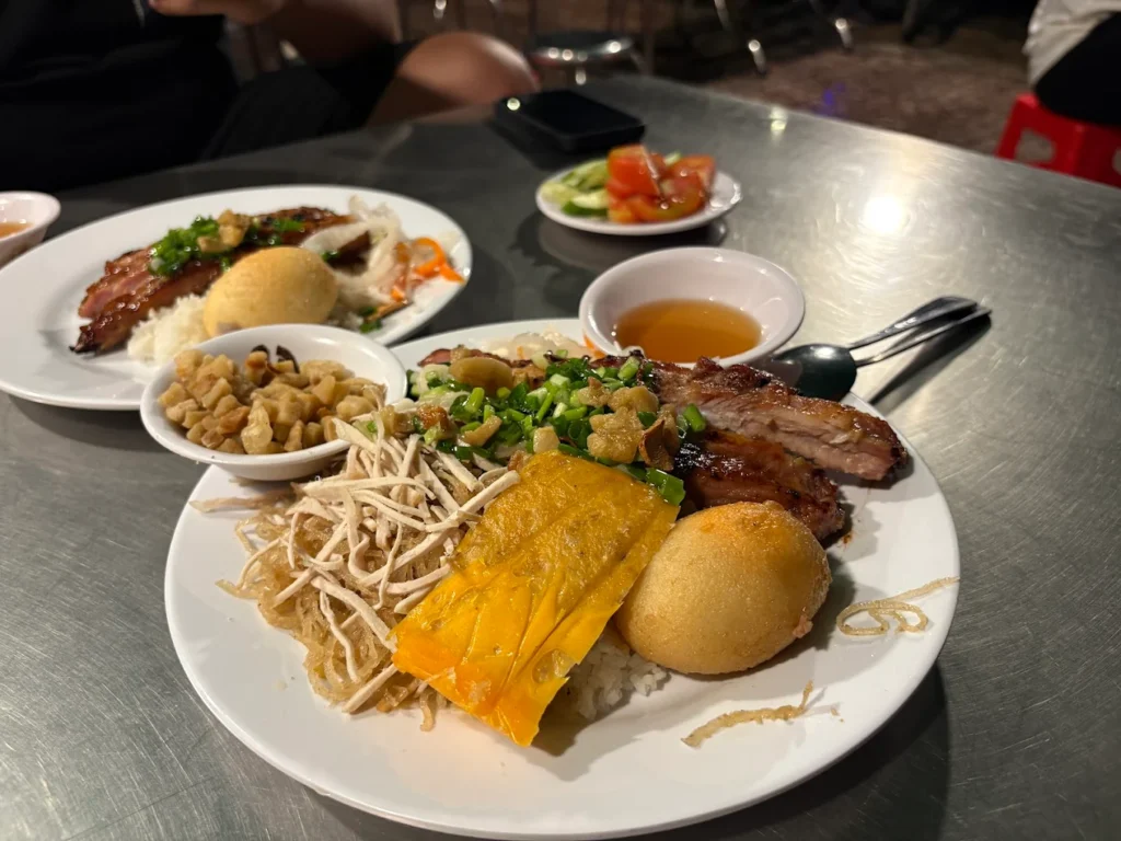 quan com binh dan tphcm 5