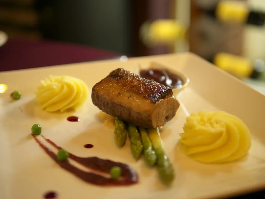 nha hang phap hai ba trung 1